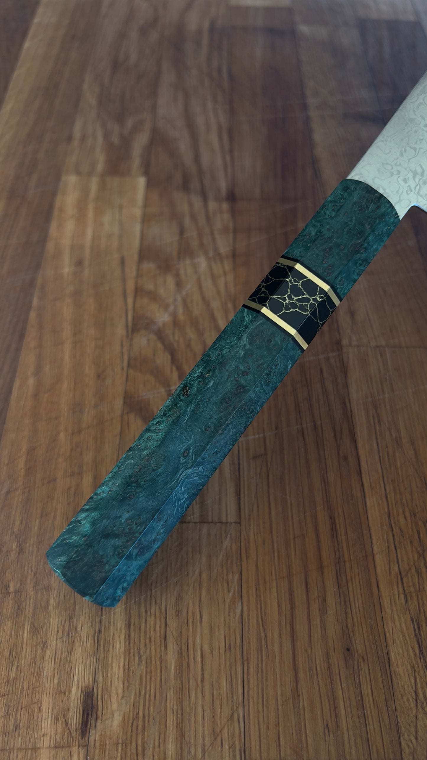 Toshitaka damask Kiritsuke 180 mm