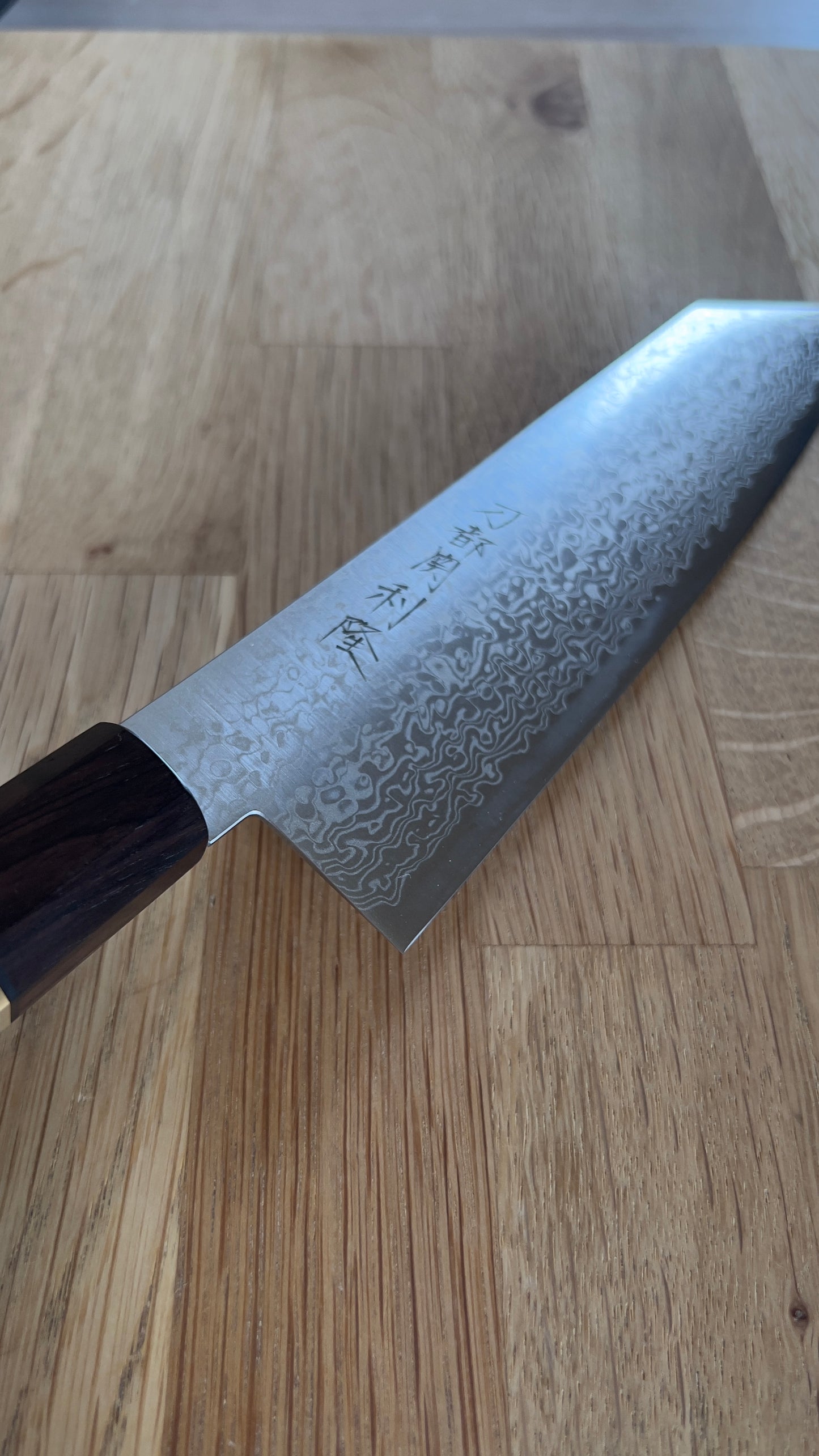 Toshitaka damask Kiritsuke 180 mm